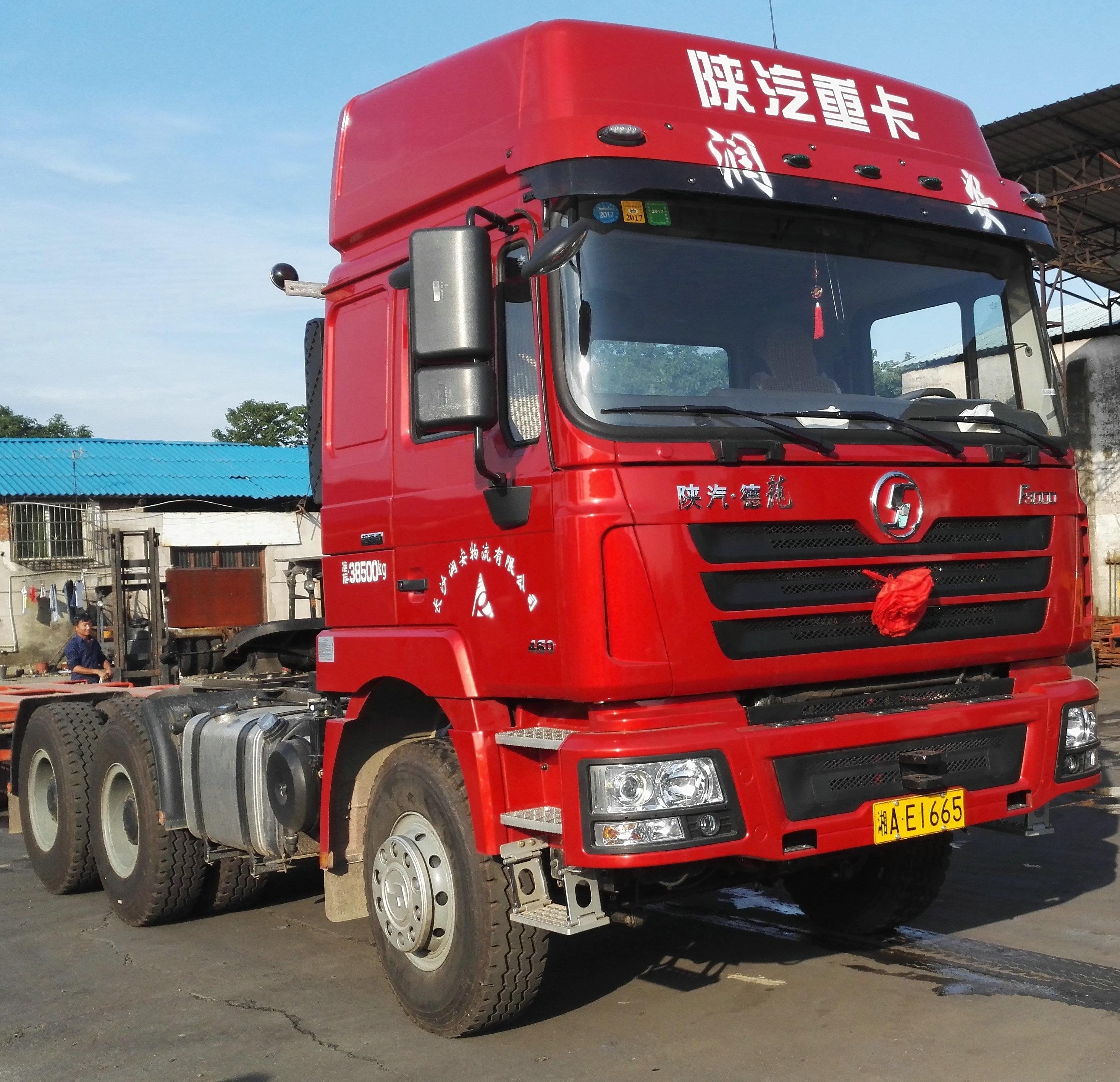 新购置460匹（pǐ）马力牵（qiān）引车